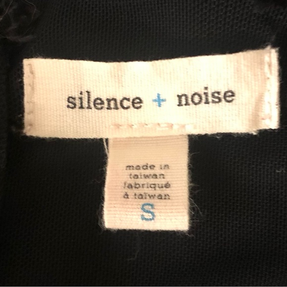 Urban Outfitters Silence + Noise Black V Neck Long Sleeve Shorts Romper Small - Picture 6 of 7